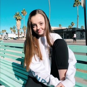 Meet your Posher, Gabriela